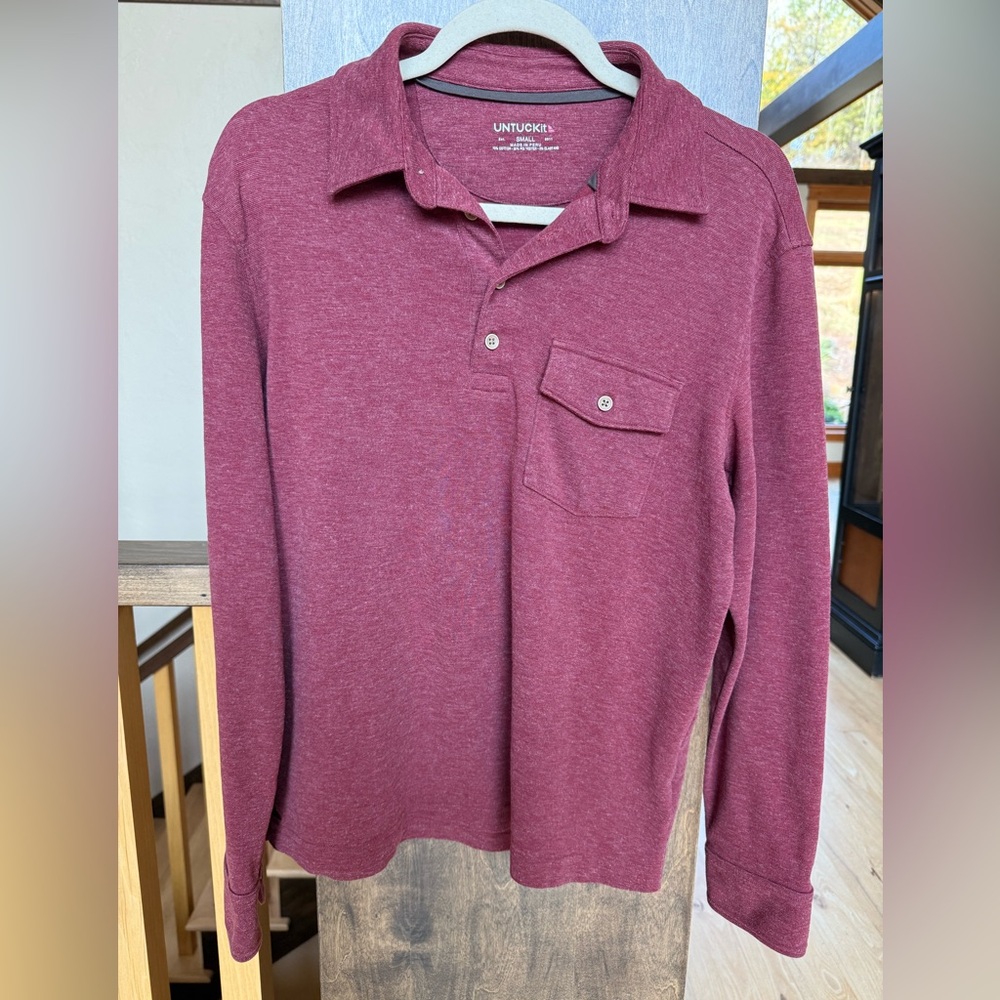UNTUCKit Mens Long Sleeve Polo Shirt with Pocket - Maroon - Size small